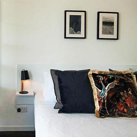 Phaedrus Living: Luxury Suite Nicosia 509 Esterno foto